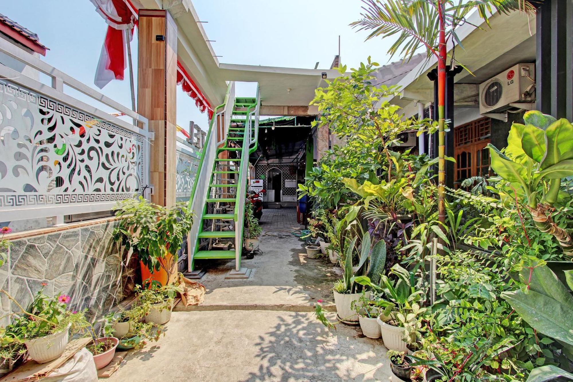 Capital O 92929 Hotel New Tirta Kencana Syariah Tegal  Dış mekan fotoğraf